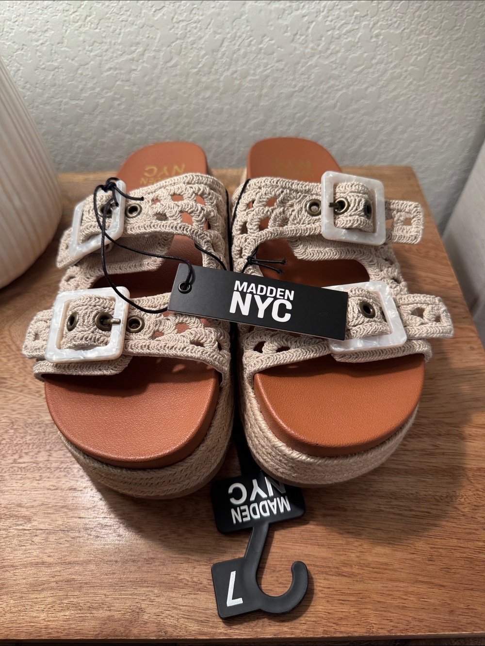 NWT Madden NYC Women's Woven Footbed